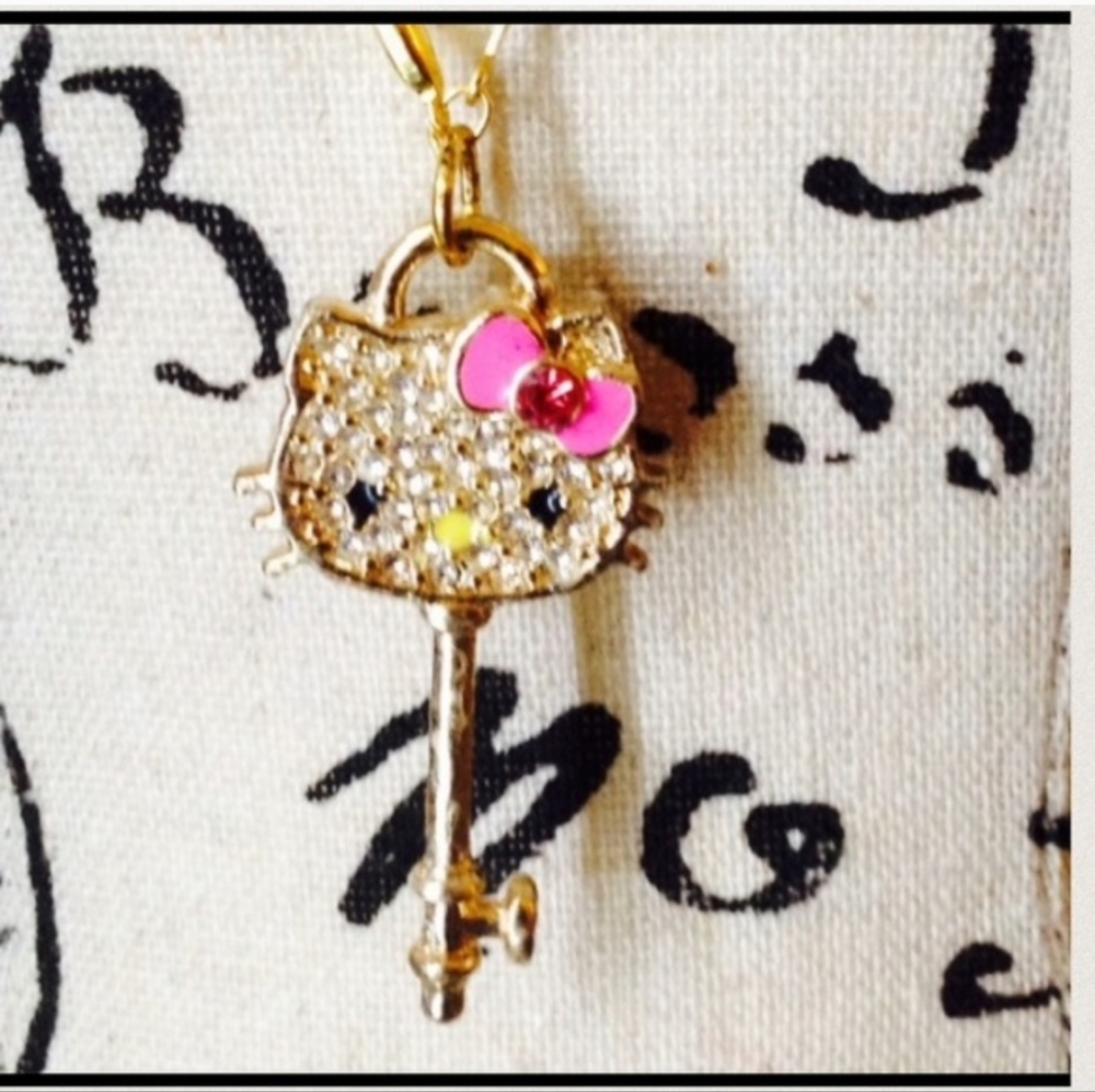 NWT Hello Kitty Rhinestone Key Necklace!